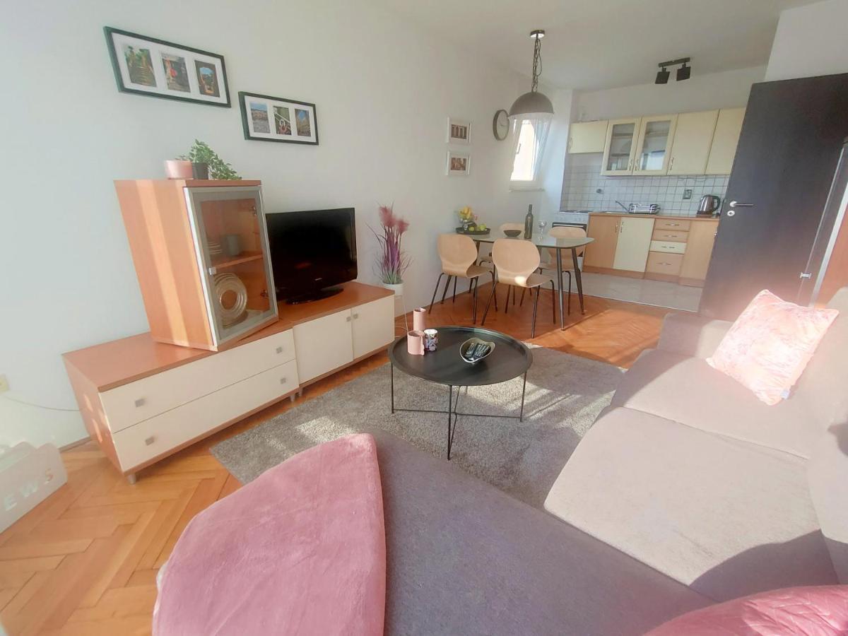 Adria Holliday Rijeka Apartment Ngoại thất bức ảnh